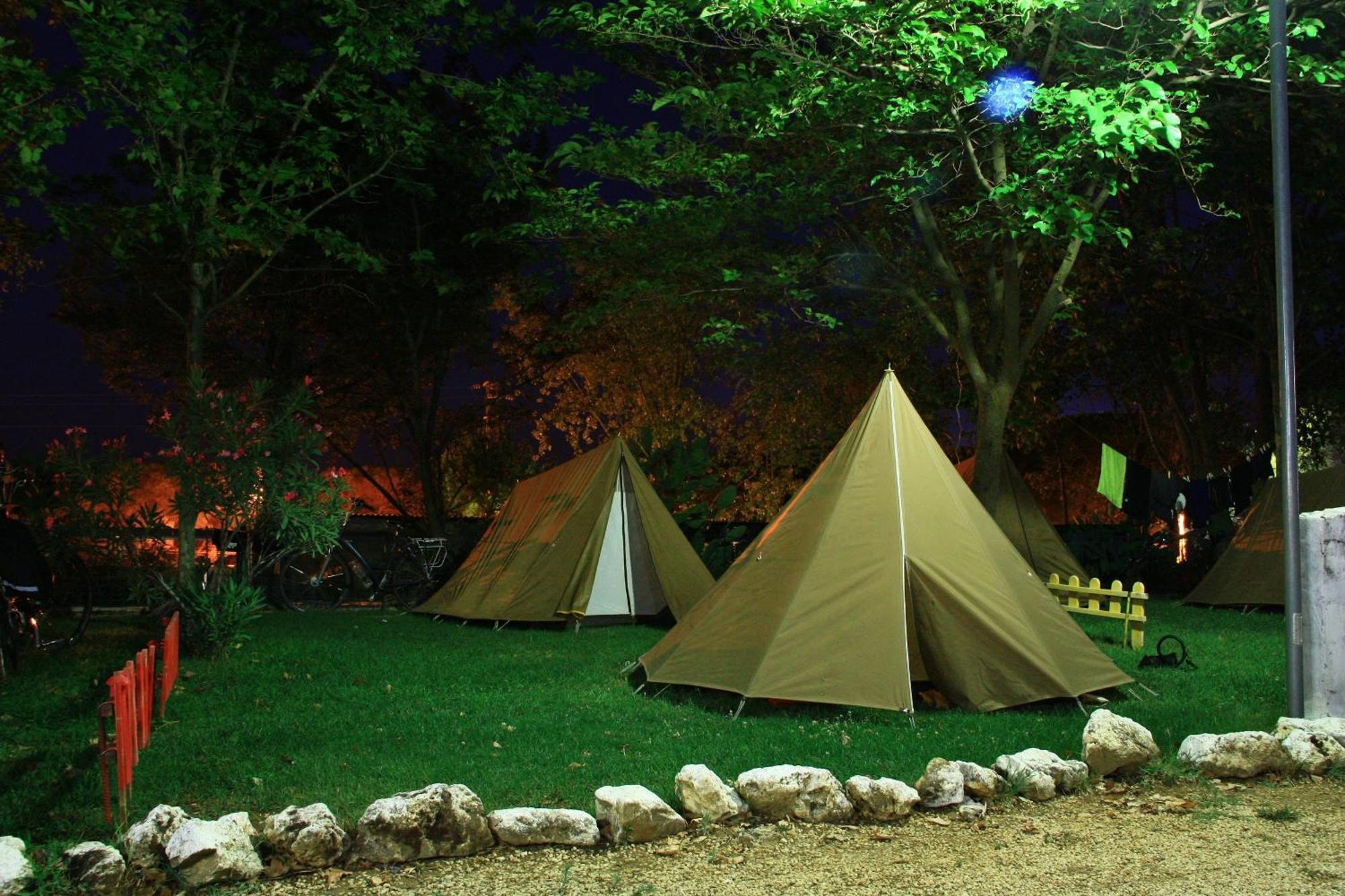 Camping Sierra De Las Nieves Yunquera Exteriér fotografie