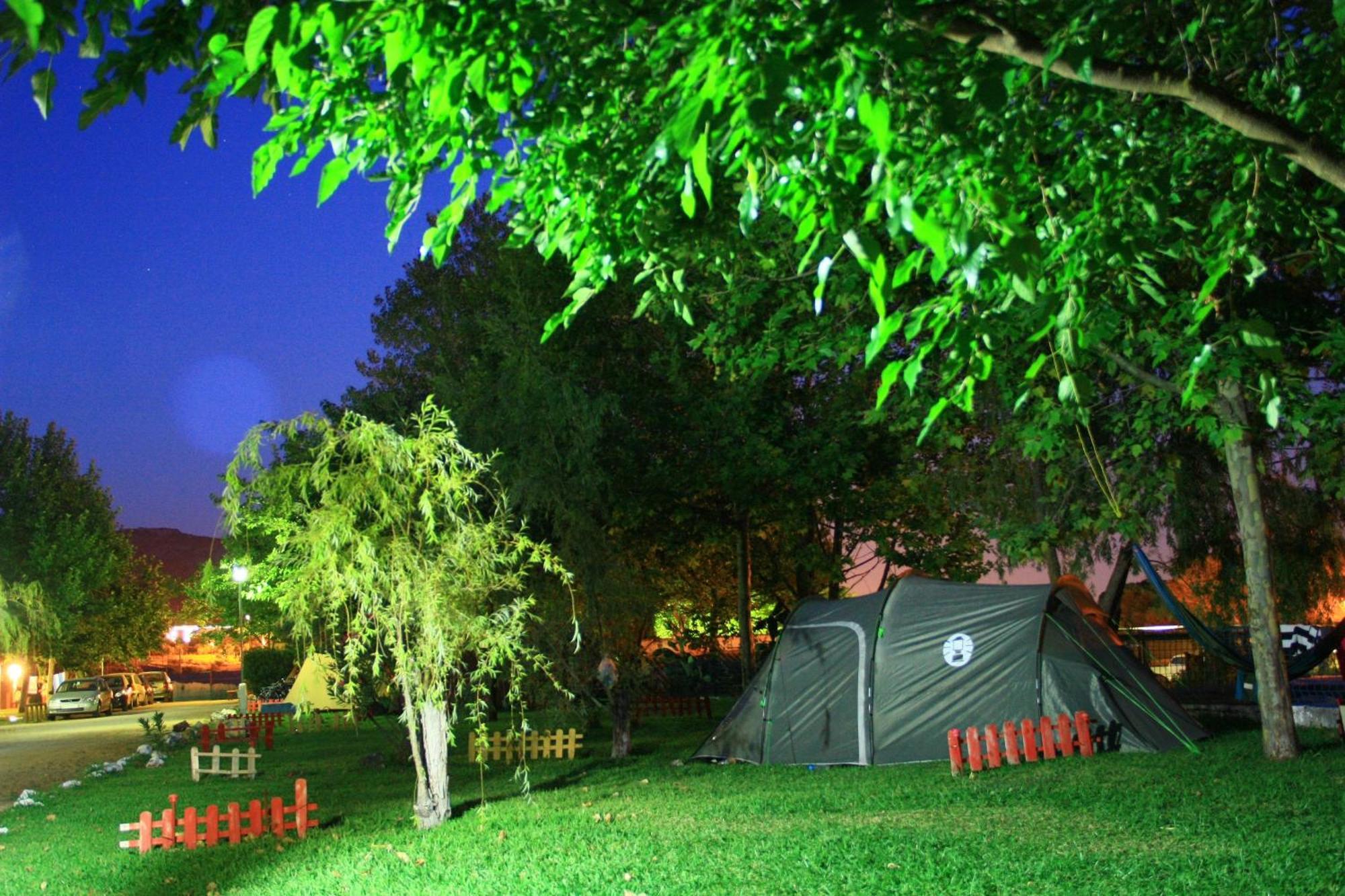Camping Sierra De Las Nieves Yunquera Exteriér fotografie